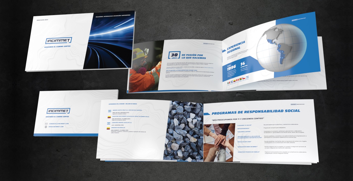 MOCKUP BROCHURE